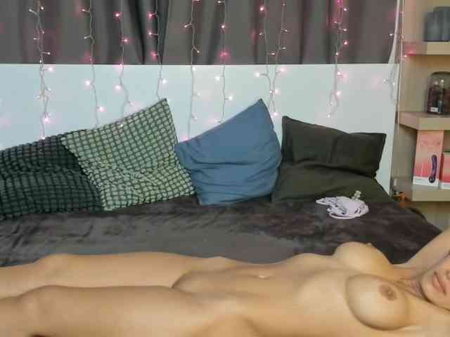 MilfQuens webcam