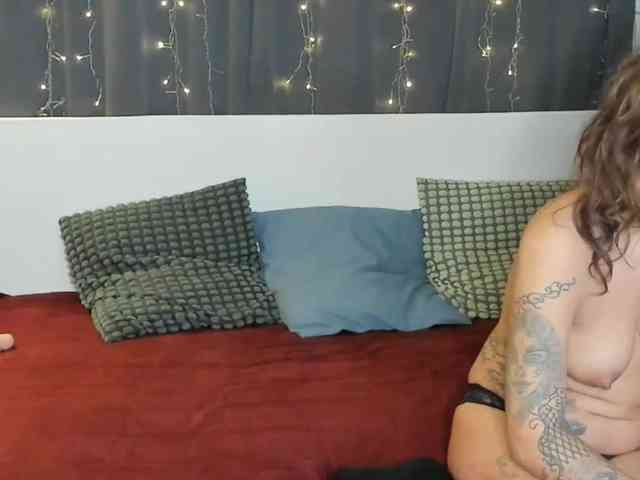 MilfQuens webcam