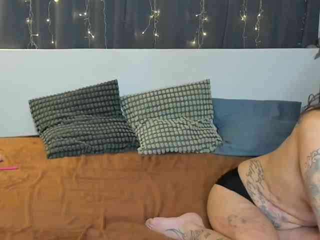 MilfQuens webcam