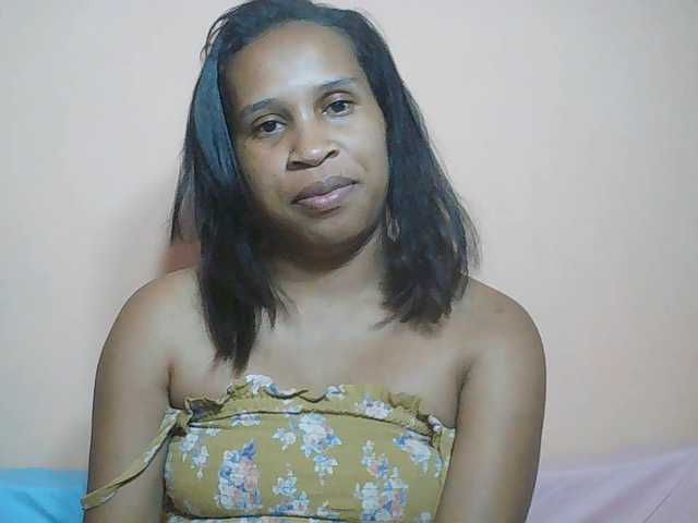 Rsylvia1 live cam on BongaCams