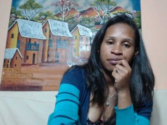 Rsylvia1 live cam on BongaCams
