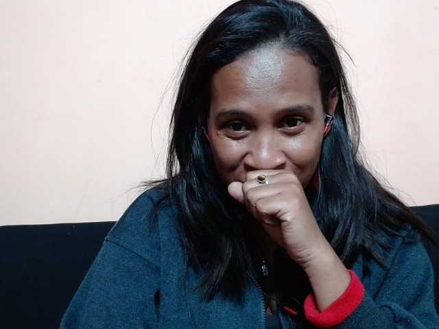 Rsylvia1 live cam on BongaCams