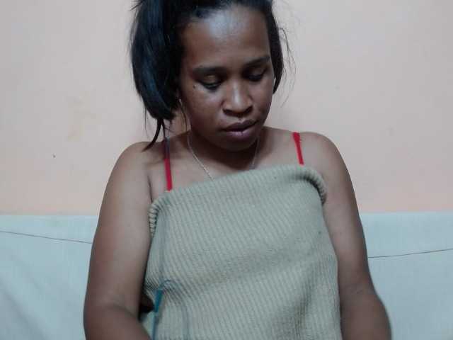 Rsylvia1 live cam on BongaCams