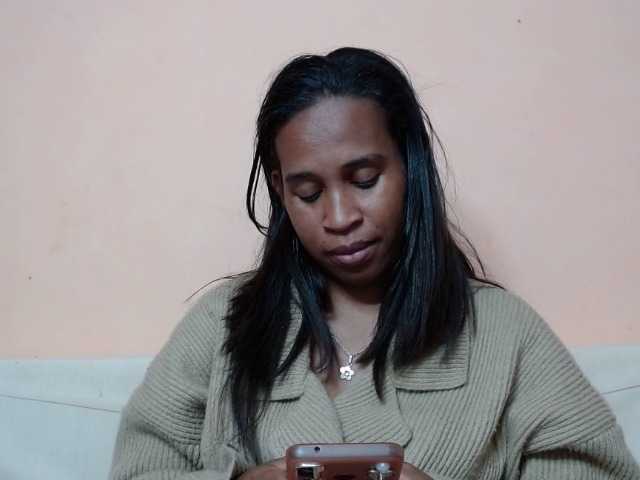 Rsylvia1 live cam on BongaCams