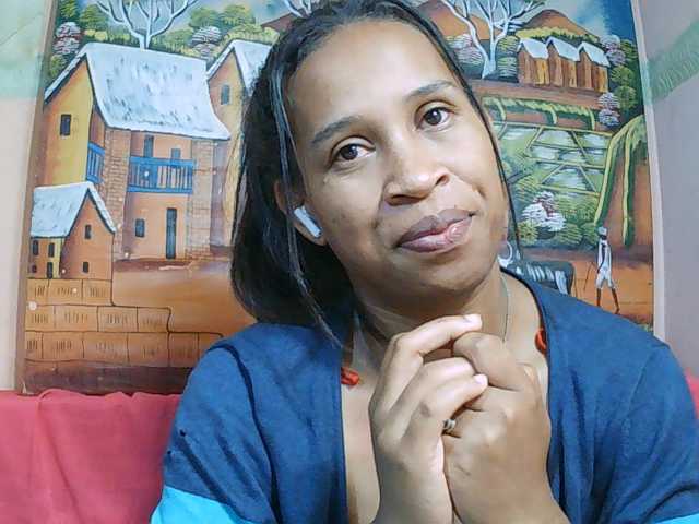 Rsylvia1 live cam on BongaCams
