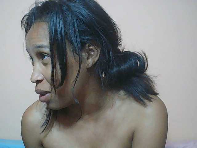Rsylvia1 live cam on BongaCams