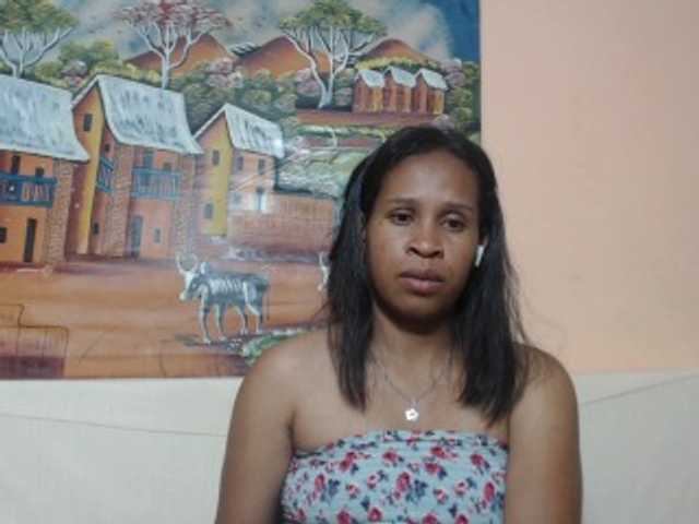 Rsylvia1, en directo ahora en BongaCams