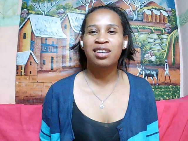 le modèle Rsylvia1 est en webcam porno dans un show sur le site bongacams, il possède les tags suivants: Ebony,Brunette,Trimmed
