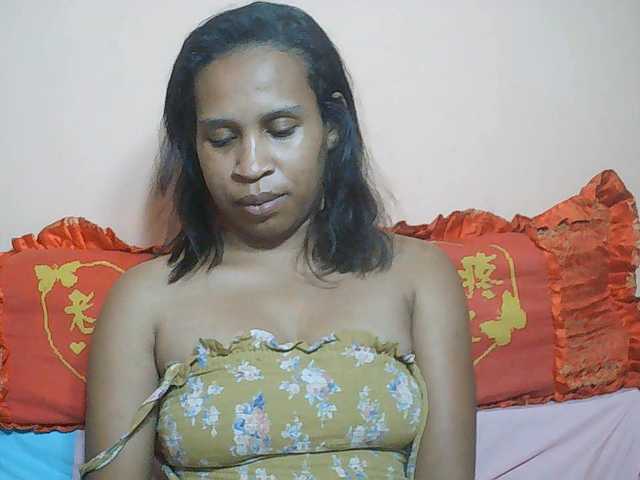 Rsylvia1 live cam on BongaCams