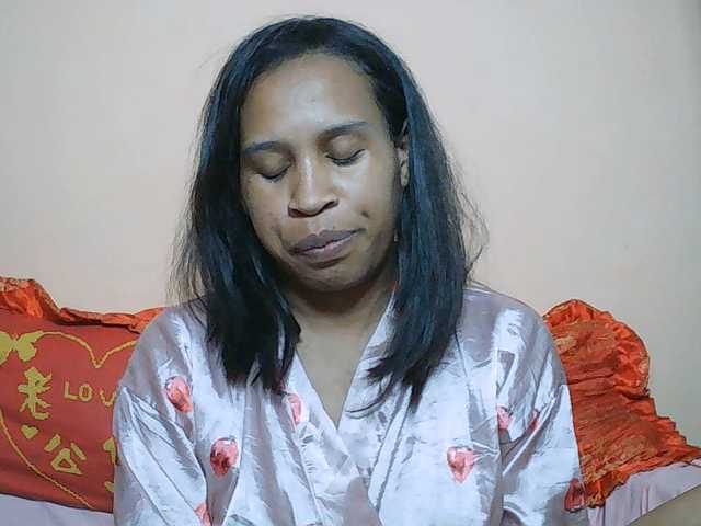Rsylvia1 live cam on BongaCams