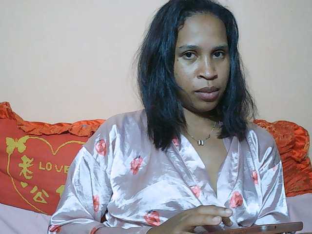 Rsylvia1 live cam on BongaCams