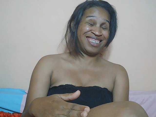Rsylvia1 Live Cam on BongaCams