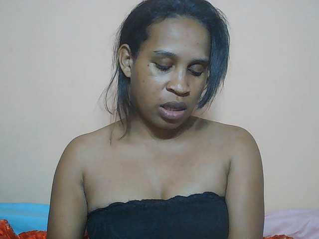 Rsylvia1 live cam on BongaCams