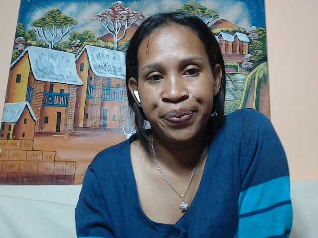 Rsylvia1 live cam on BongaCams