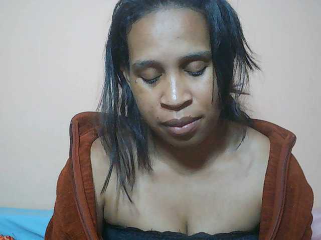 Rsylvia1 live cam on BongaCams
