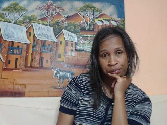 Rsylvia1, en vivo ahora en BongaCams