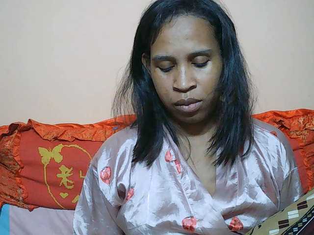 Rsylvia1 live cam on BongaCams