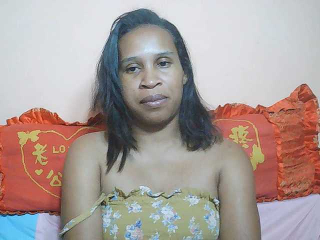 Rsylvia1 live cam on BongaCams