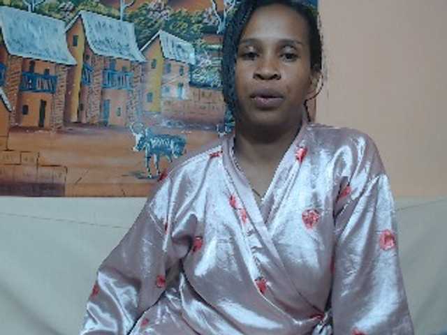 Rsylvia1, en directo ahora en BongaCams