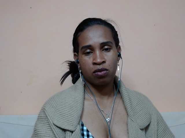 Rsylvia1 live cam on BongaCams