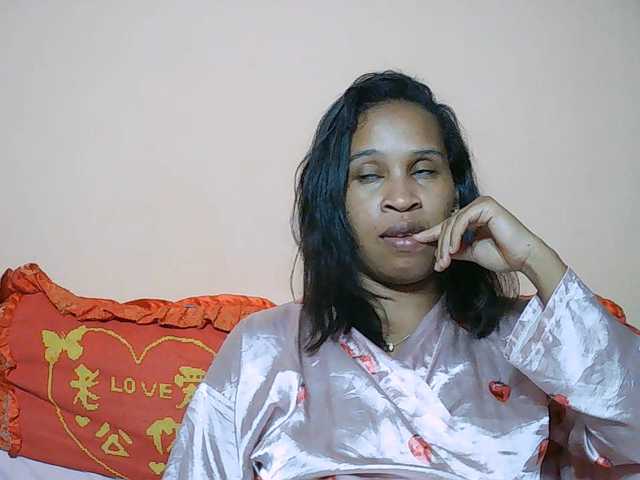 Rsylvia1 live cam on BongaCams