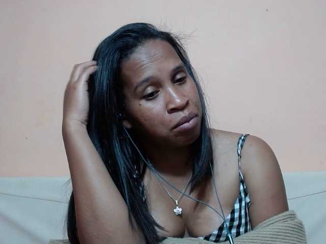 Rsylvia1 live cam on BongaCams