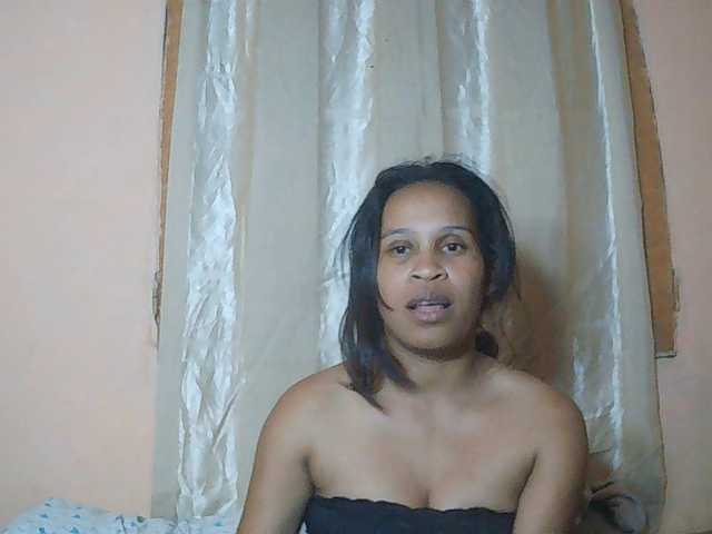 Rsylvia1 live cam on BongaCams