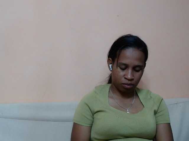 Rsylvia1 live cam on BongaCams