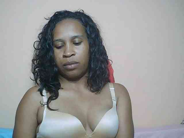Rsylvia1 Live Webcam on BongaCams