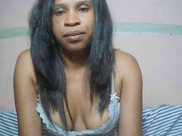 Rsylvia1 Live Webcam on BongaCams