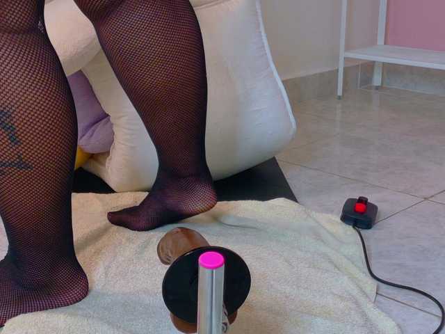 SeleneGibson live cam on BongaCams