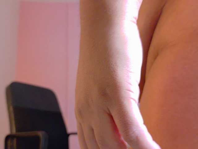 SeleneGibson live cam on BongaCams