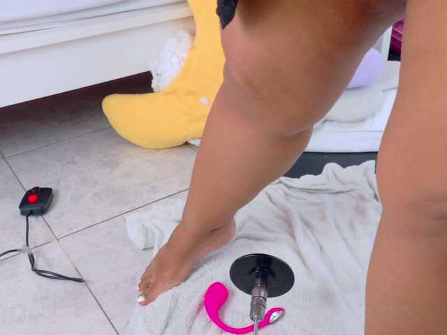 SeleneGibson live cam on BongaCams
