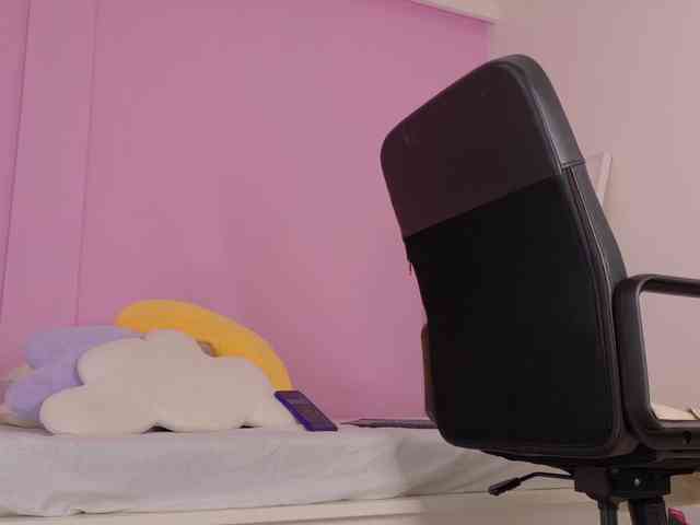 SeleneGibson webcam