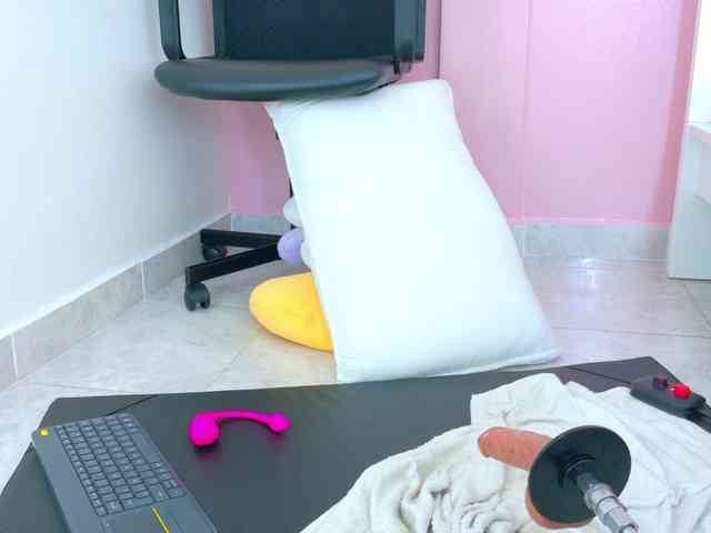 SeleneGibson webcam