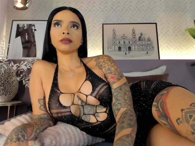 cocodamore live cam on BongaCams