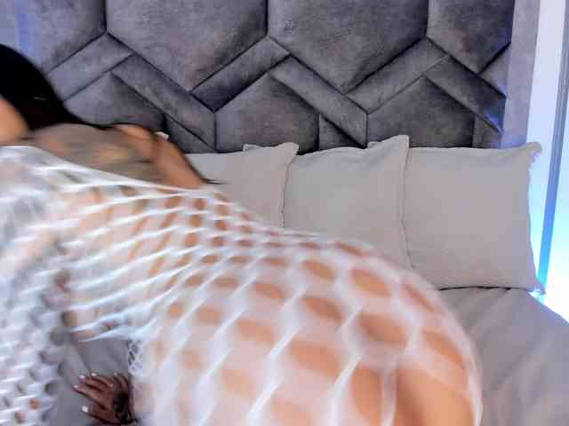 cocodamore Live Webcam on BongaCams