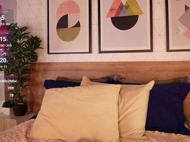 VictoriaShelby webcam