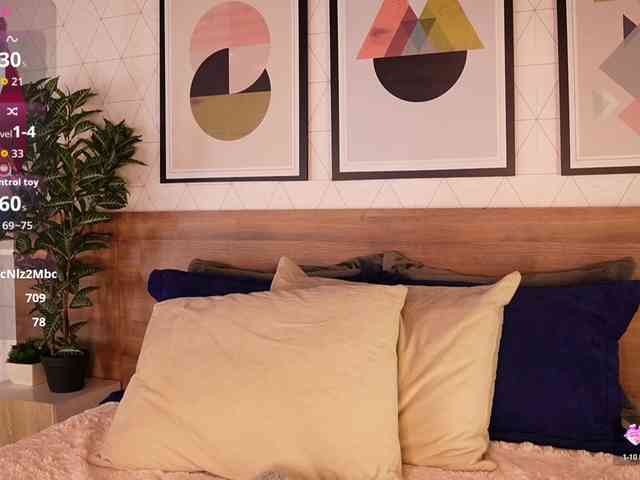 VictoriaShelby webcam