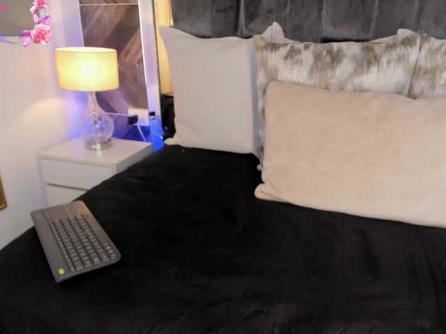 NaylaGrey live cam