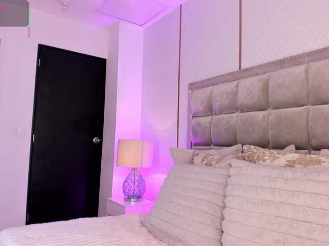 NaylaGrey live cam on BongaCams
