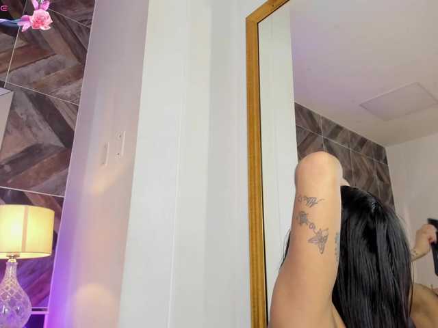 NaylaGrey live cam on BongaCams