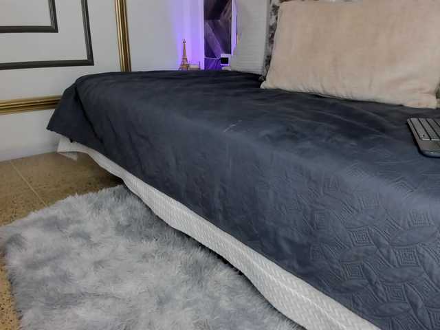 NaylaGrey live cam on BongaCams