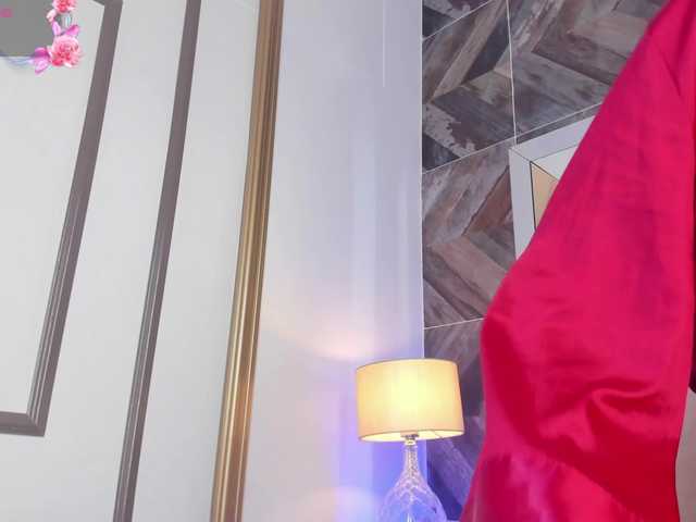 NaylaGrey live cam on BongaCams