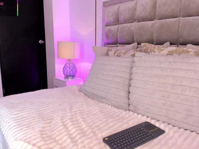 NaylaGrey live cam on BongaCams