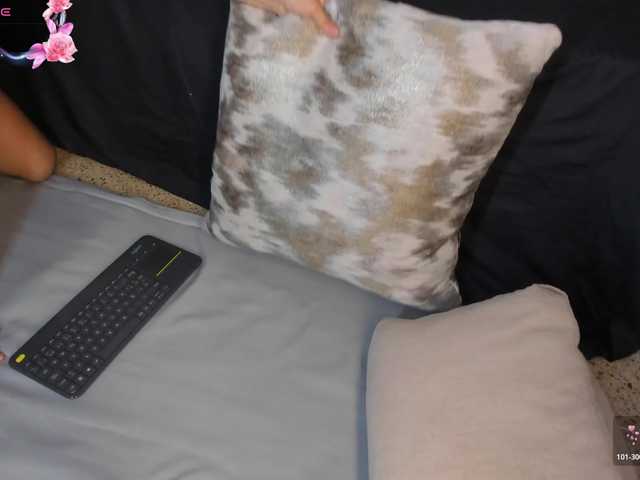 NaylaGrey live cam on BongaCams