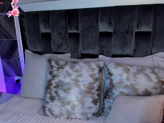 NaylaGrey's BongaCams show and profile