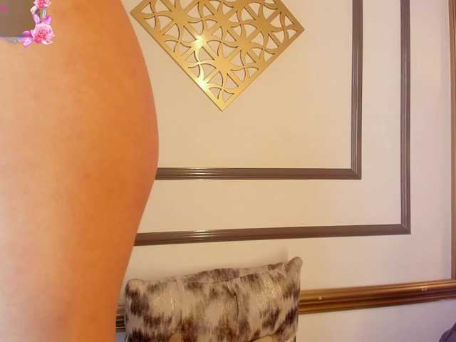 NaylaGrey live cam on BongaCams