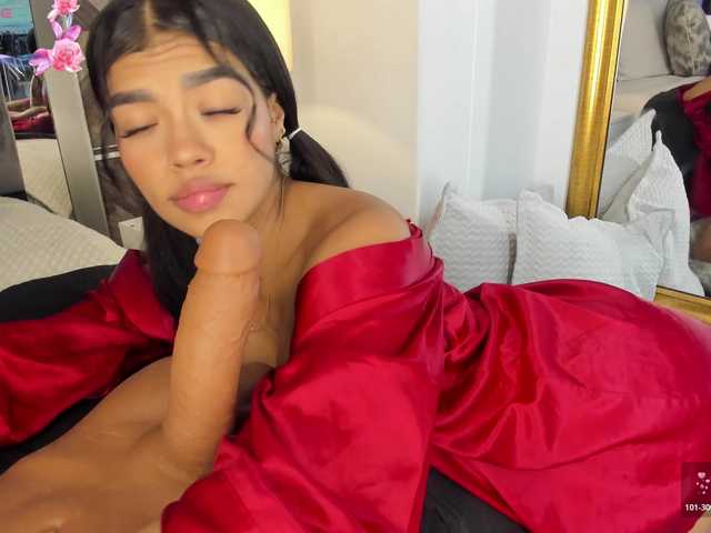 NaylaGrey live cam on BongaCams