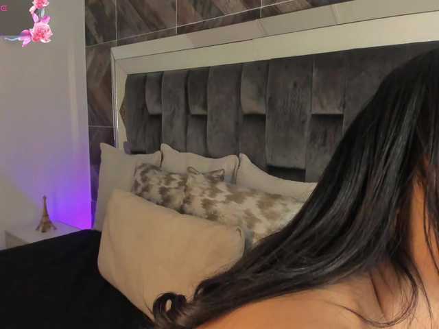 NaylaGrey live cam on BongaCams